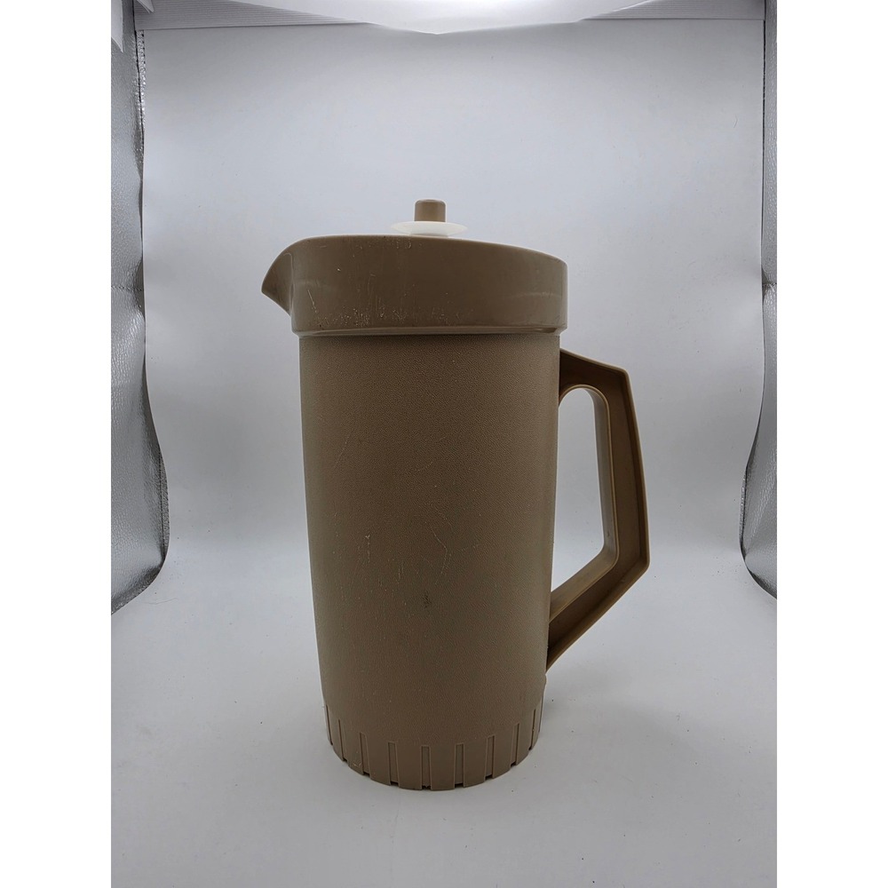 Vintage Tupperware Almond Tan 2 Quart Push Button Pitcher 800-9 Made in USA